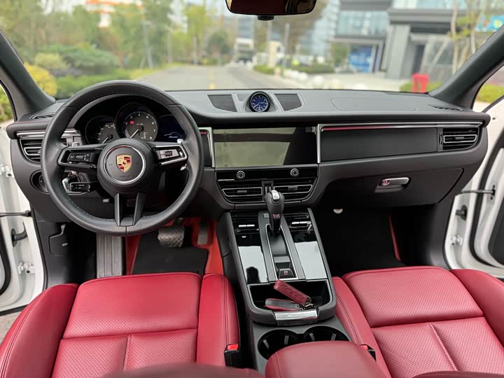 Фото 8 - Porsche Macan