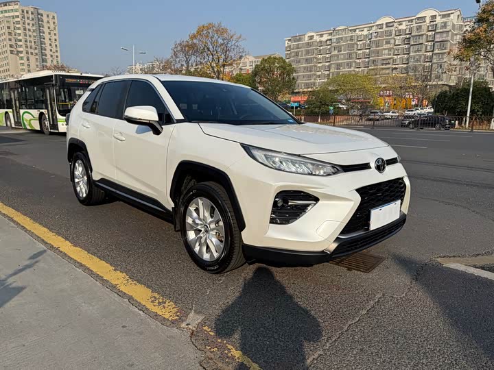 Фото 3 - Toyota Wildlander