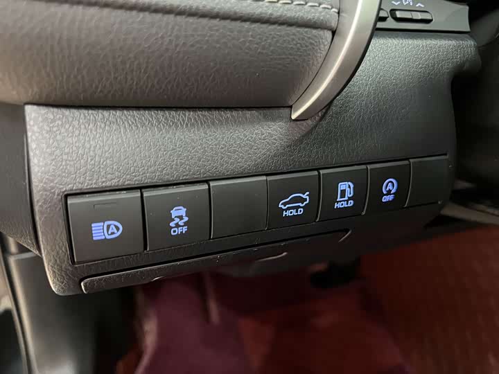 Фото 11 - Toyota Camry