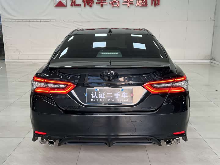 Фото 17 - Toyota Camry