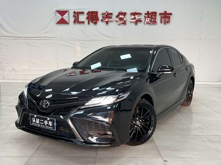 Фото 19 - Toyota Camry