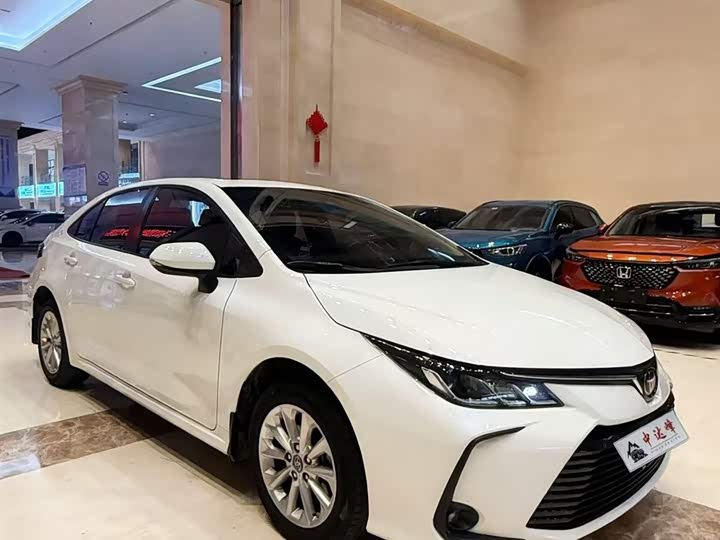 Фото 4 - Toyota Corolla