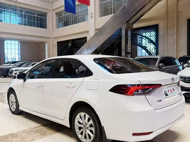 Фото 5 - Toyota Corolla