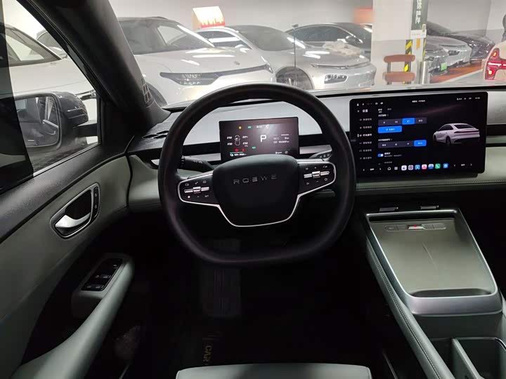 Фото 11 - Roewe D6