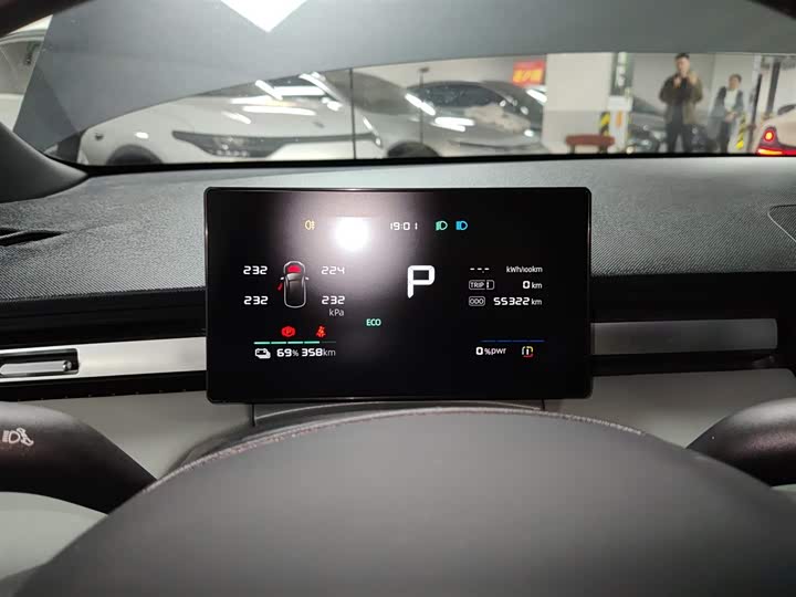 Фото 12 - Roewe D6