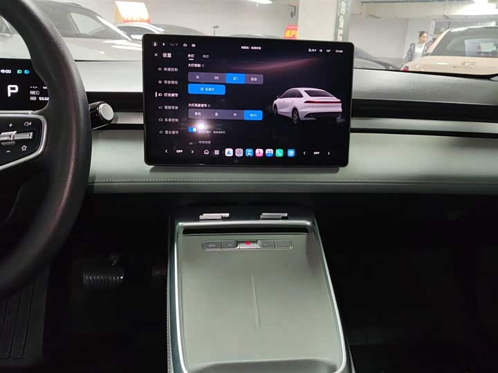 Фото 13 - Roewe D6