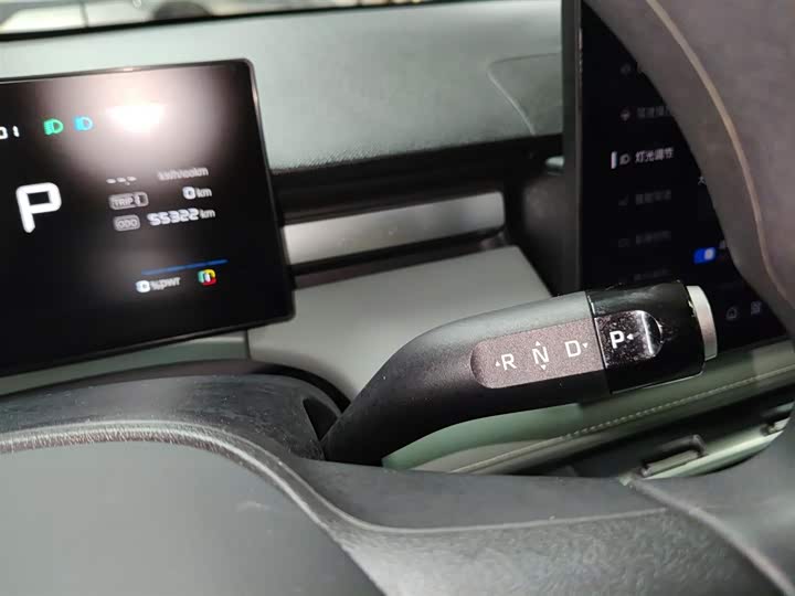 Фото 14 - Roewe D6