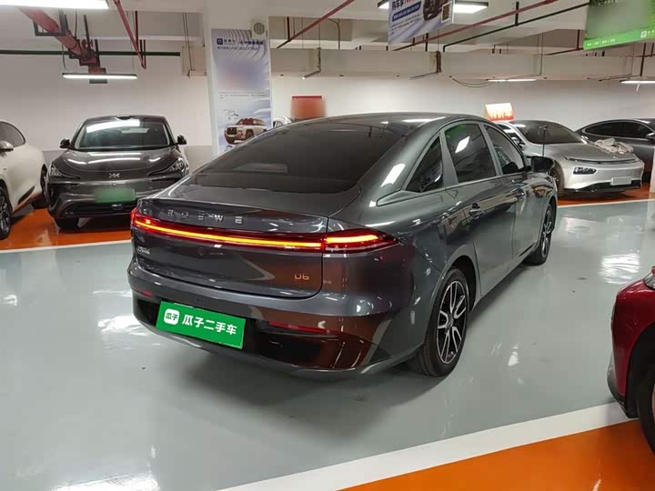 Фото 7 - Roewe D6