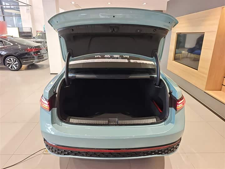 Фото 19 - Volkswagen Passat