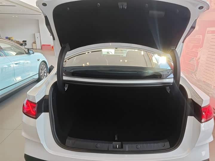 Фото 19 - BYD Qin L