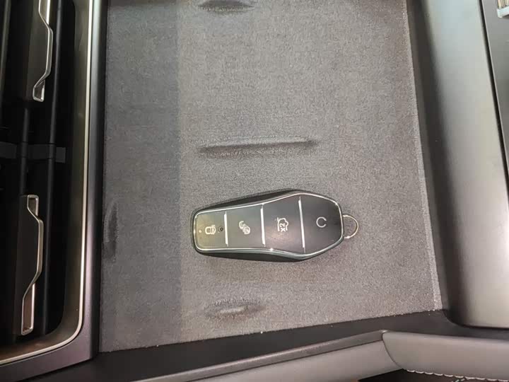 Фото 9 - BYD Qin L