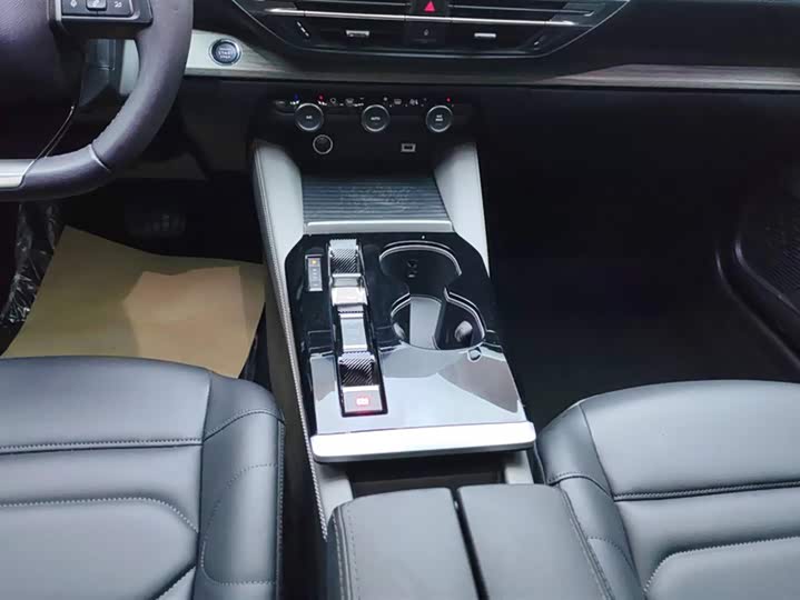 Фото 16 - Citroen C5 X