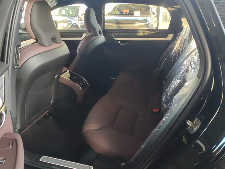 Фото 17 - Volvo S90