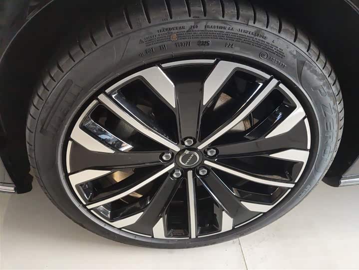 Фото 23 - Volvo S90