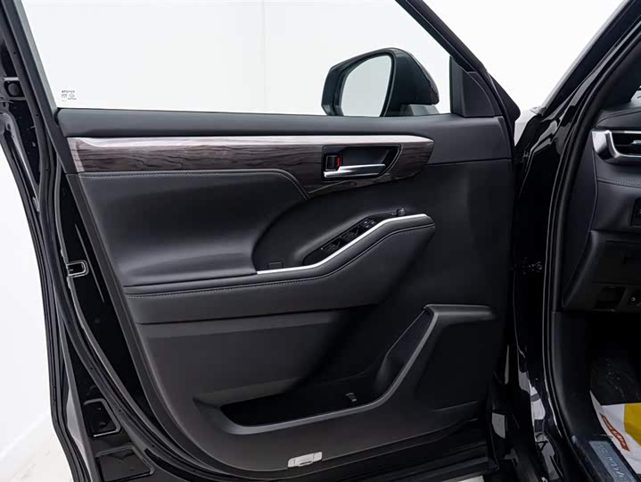 Фото 23 - Toyota Crown Kluger