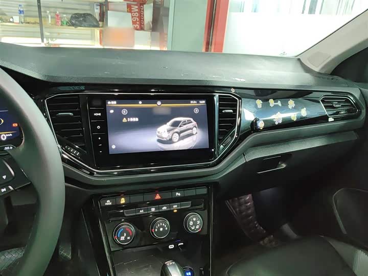 Фото 10 - Volkswagen T-Roc