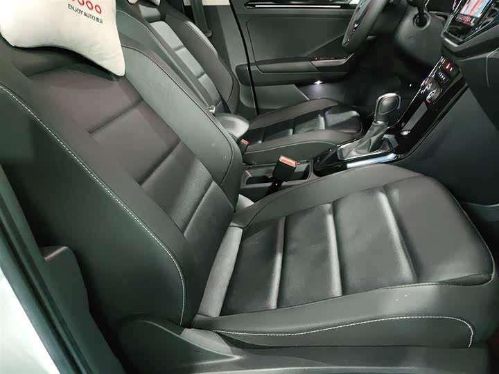 Фото 25 - Volkswagen T-Roc