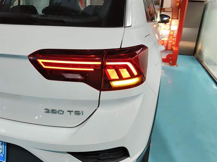 Фото 8 - Volkswagen T-Roc