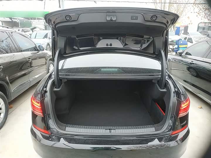 Фото 19 - Volkswagen Passat