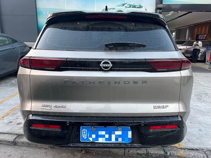 Фото 11 - Nissan Pathfinder