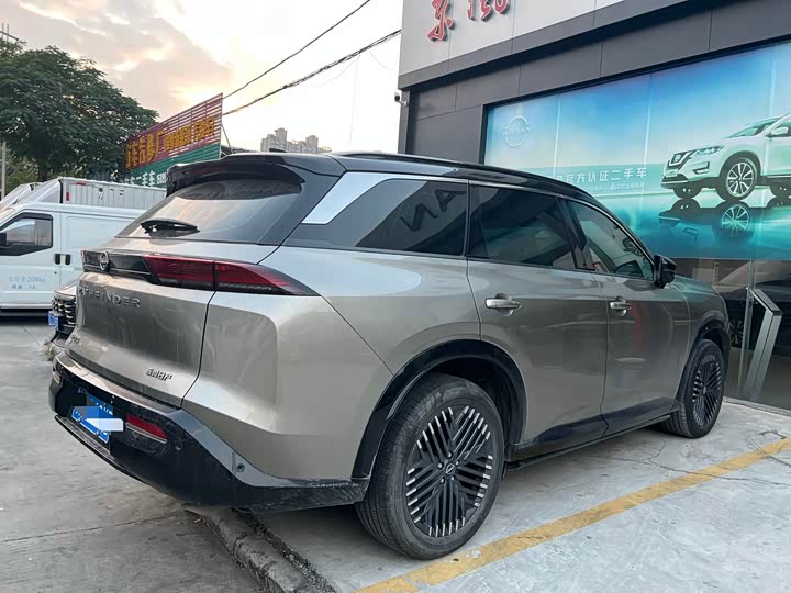 Фото 12 - Nissan Pathfinder