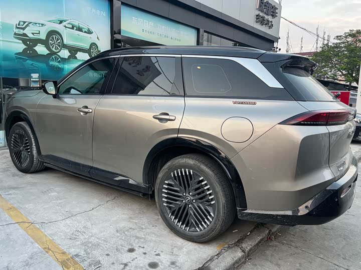 Фото 14 - Nissan Pathfinder