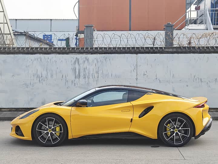 Фото 3 - Lotus Emira