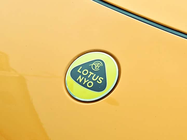 Фото 8 - Lotus Emira