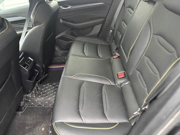 Фото 6 - Geely Preface