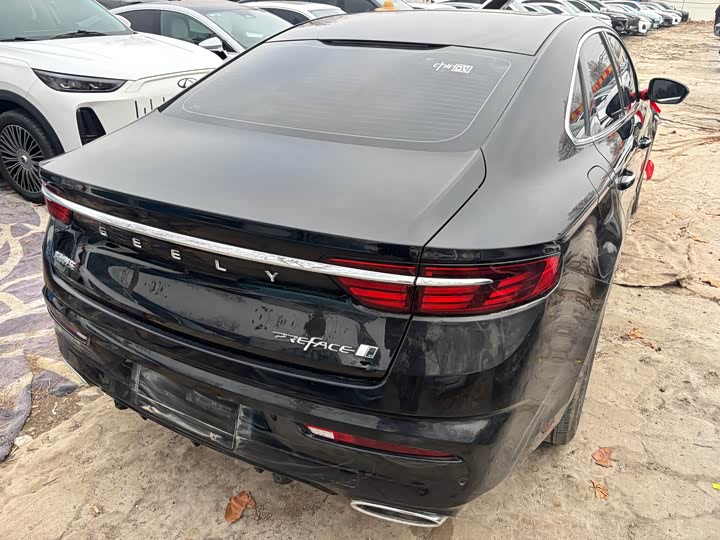 Фото 7 - Geely Preface