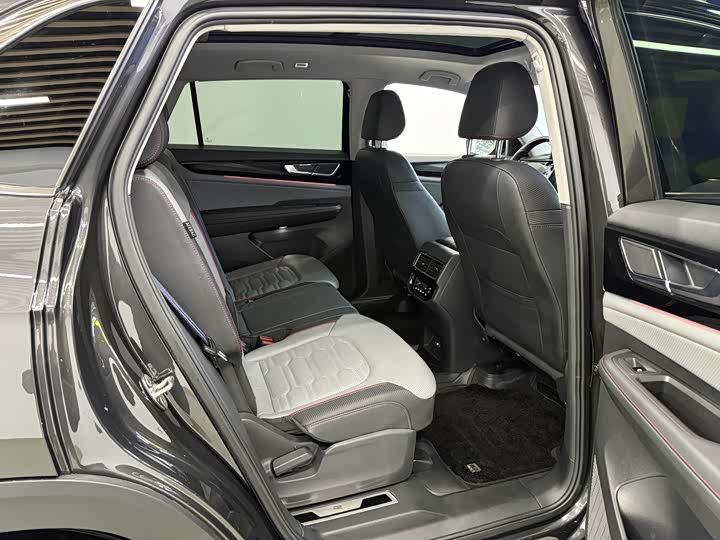 Фото 13 - Volkswagen Teramont X