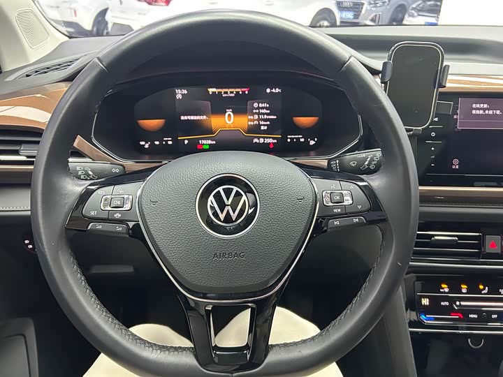 Фото 13 - Volkswagen Tharu