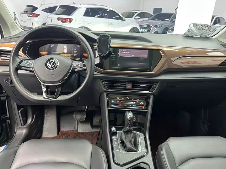 Фото 15 - Volkswagen Tharu