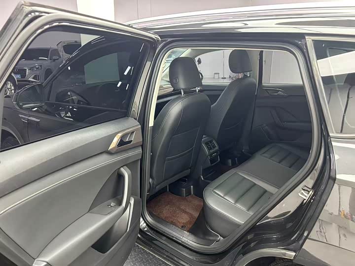 Фото 17 - Volkswagen Tharu