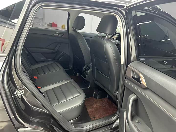 Фото 19 - Volkswagen Tharu