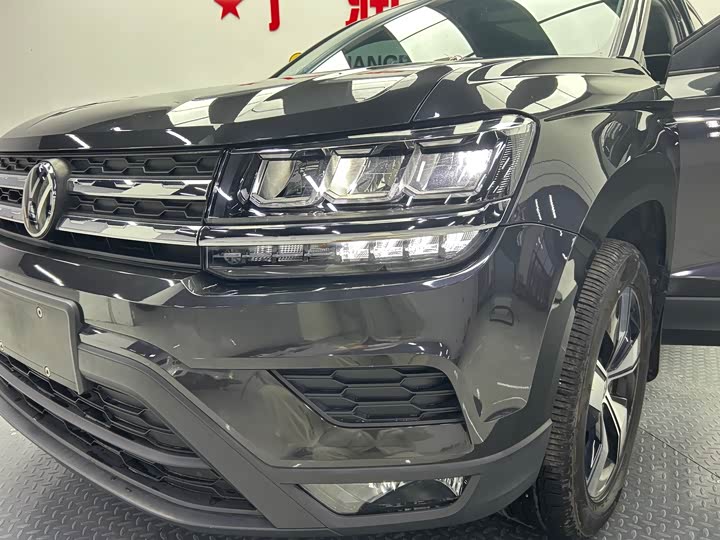 Фото 7 - Volkswagen Tharu