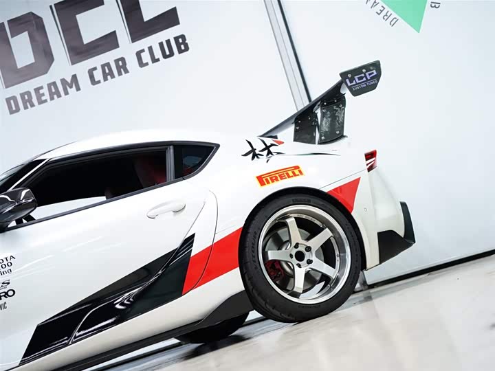 Фото 23 - Toyota Supra