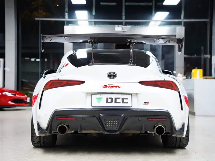 Фото 8 - Toyota Supra