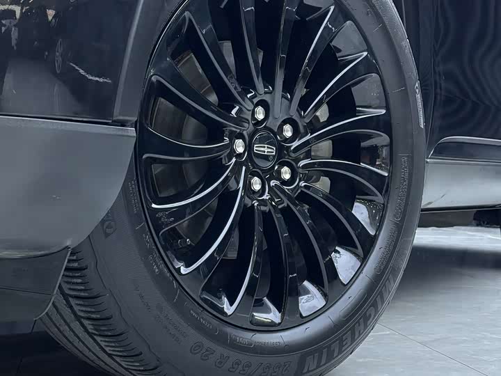 Фото 3 - Lincoln Aviator