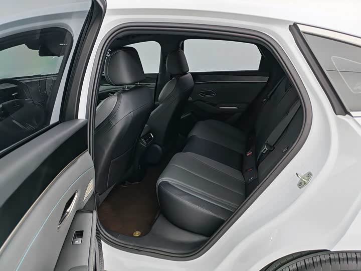 Фото 12 - BYD Qin L