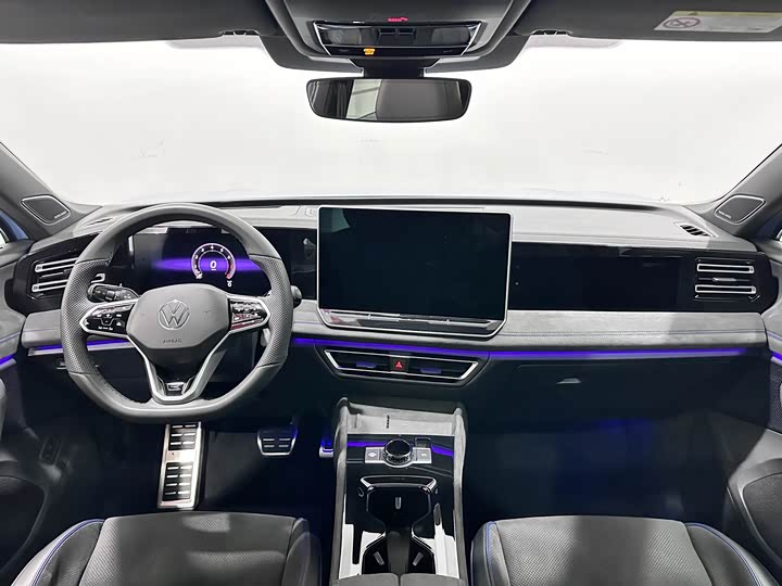 Фото 11 - Volkswagen Tiguan L Pro