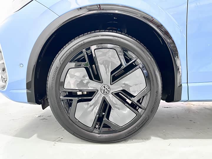 Фото 17 - Volkswagen Tiguan L Pro