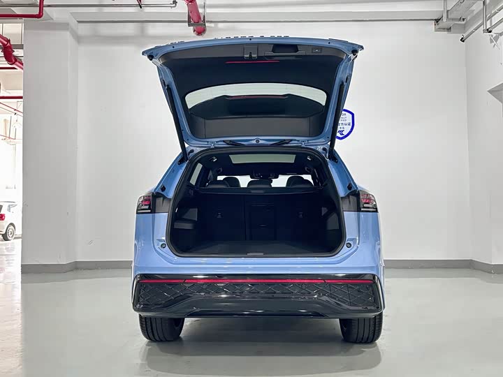 Фото 8 - Volkswagen Tiguan L Pro