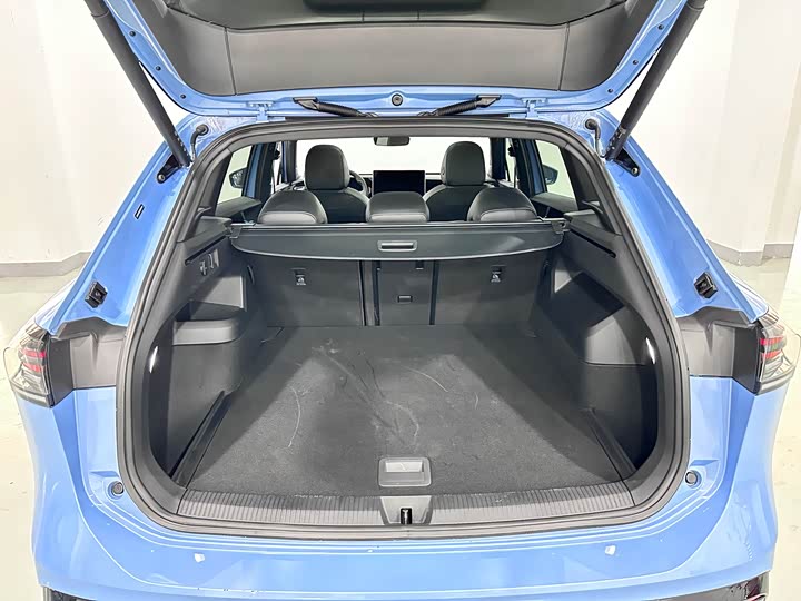 Фото 9 - Volkswagen Tiguan L Pro