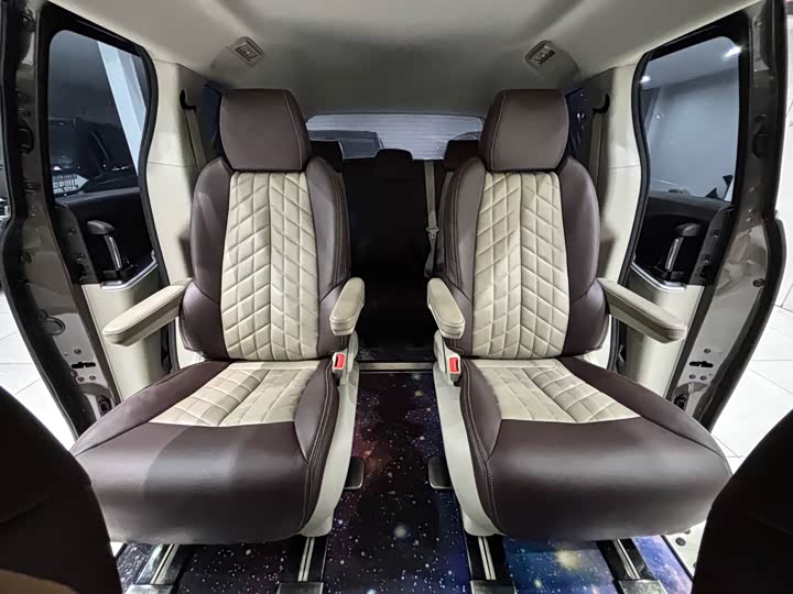 Фото 15 - Buick GL8 ES