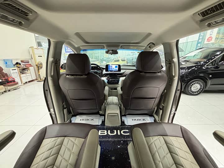 Фото 17 - Buick GL8 ES