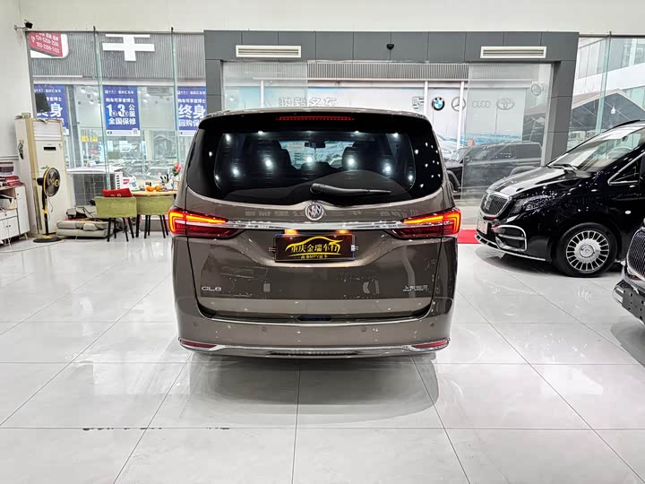 Фото 6 - Buick GL8 ES