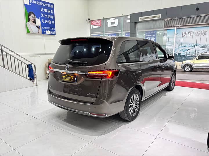 Фото 7 - Buick GL8 ES