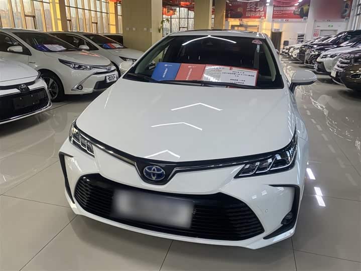 Фото 3 - Toyota Corolla