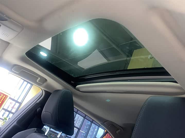 Фото 8 - Toyota Corolla